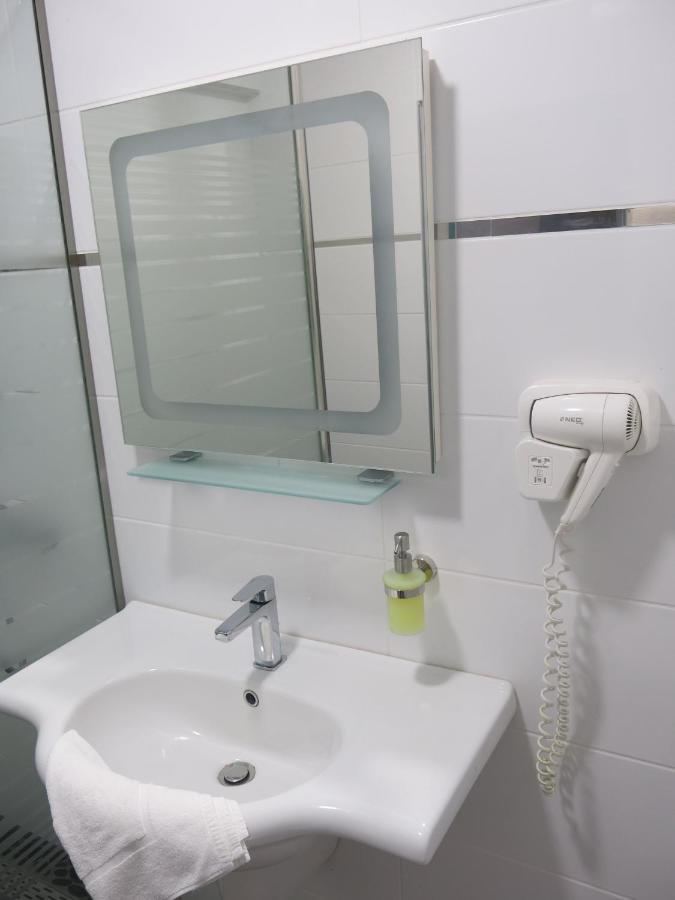Family Hotel Albizia Beach Varna Extérieur photo