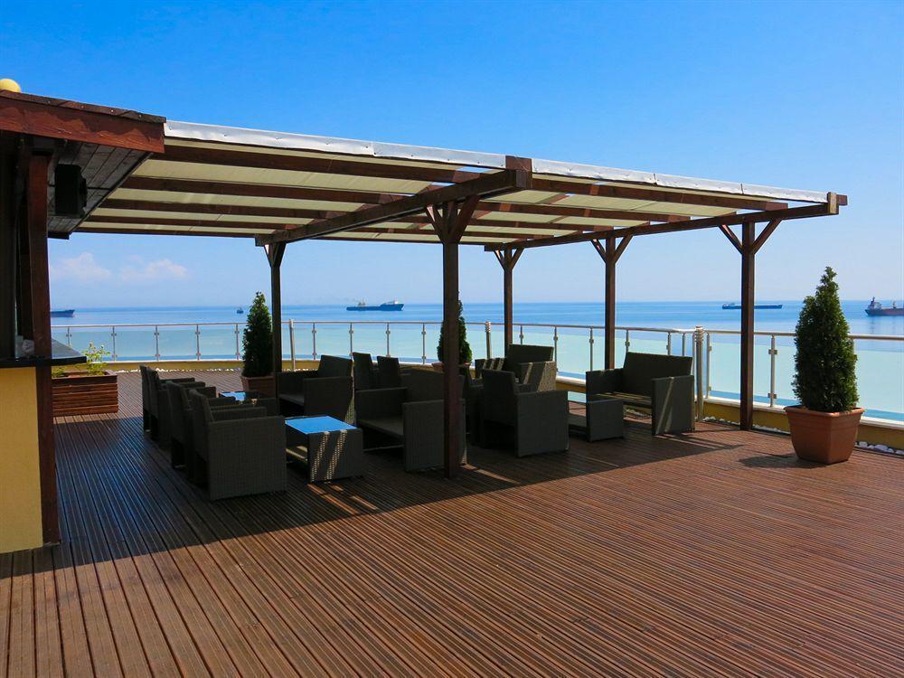 Family Hotel Albizia Beach Varna Extérieur photo