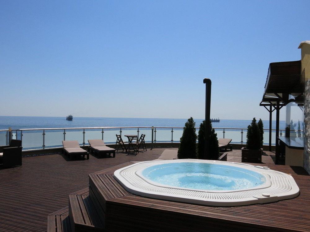 Family Hotel Albizia Beach Varna Extérieur photo