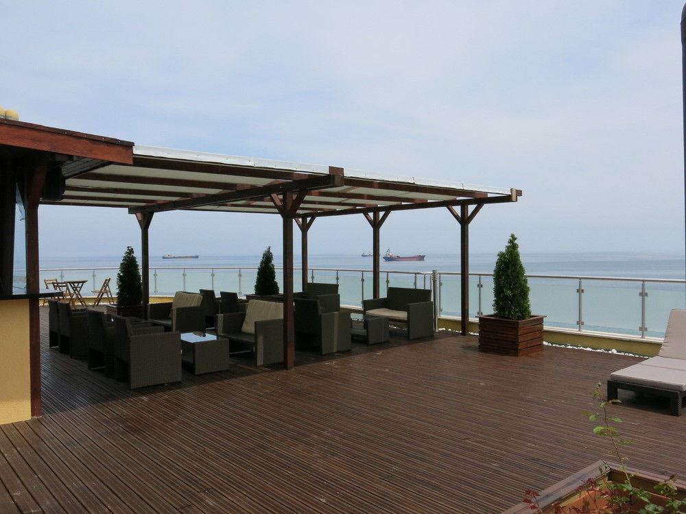 Family Hotel Albizia Beach Varna Extérieur photo