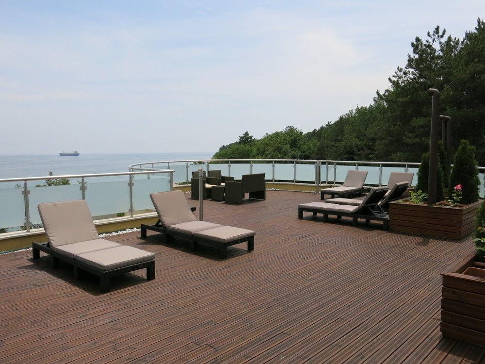Family Hotel Albizia Beach Varna Extérieur photo