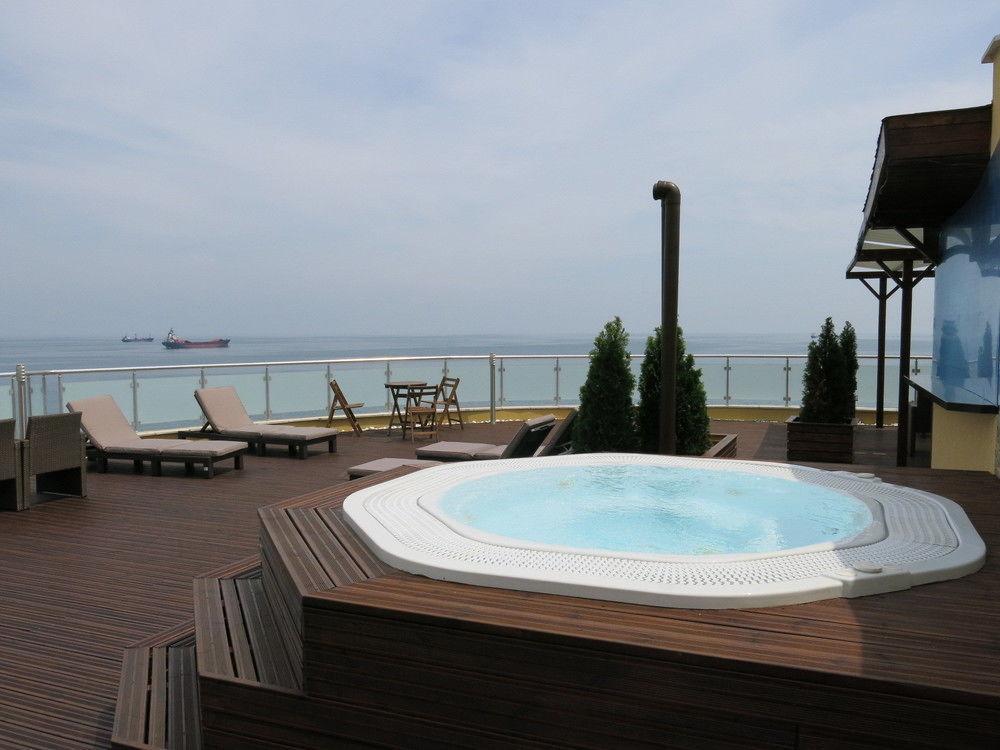 Family Hotel Albizia Beach Varna Extérieur photo