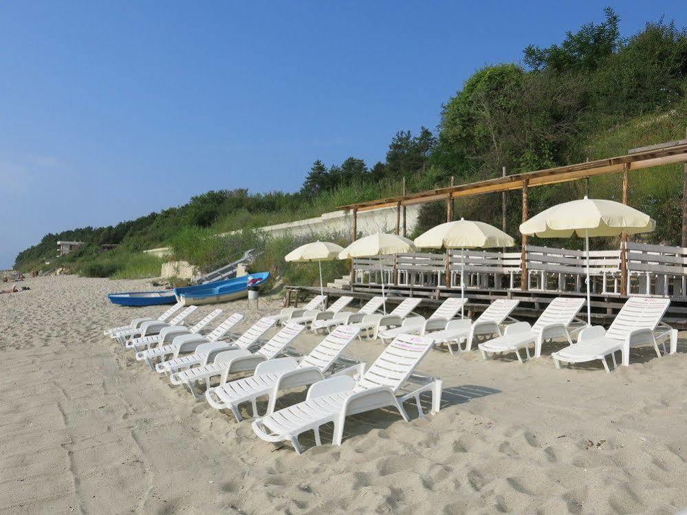 Family Hotel Albizia Beach Varna Extérieur photo