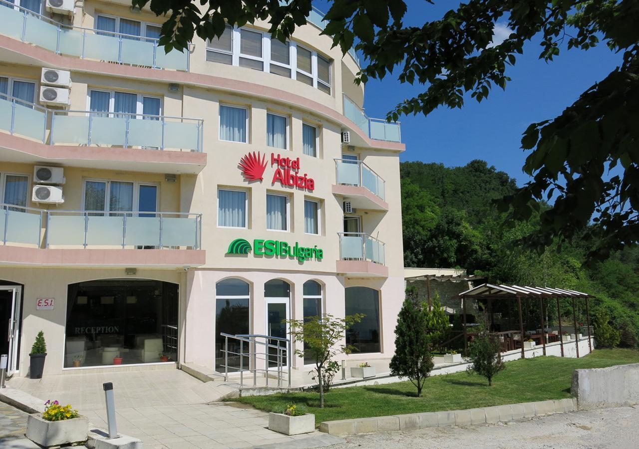 Family Hotel Albizia Beach Varna Extérieur photo